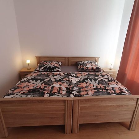 Charmante Ferienwohnung Im Herzen Von Luebeck Екстериор снимка